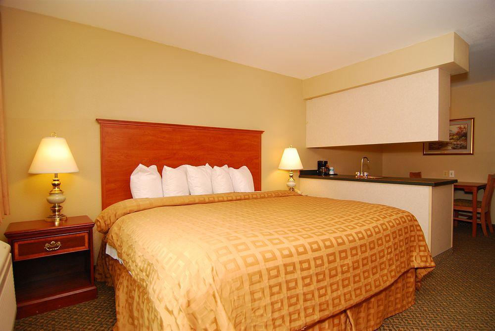 Quality Inn & Suites On The River Glenwood Springs Exterior photo