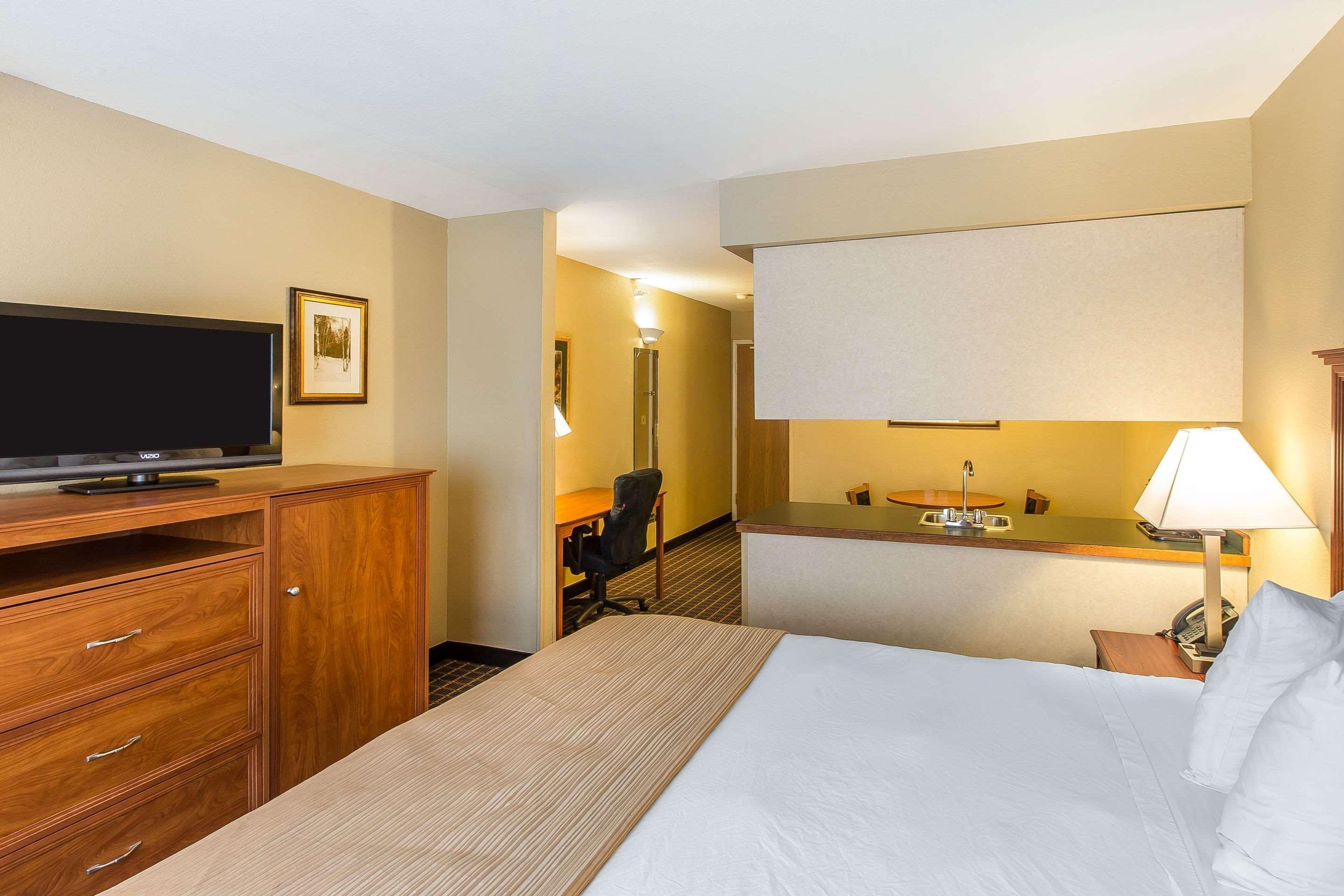 Quality Inn & Suites On The River Glenwood Springs Exterior photo