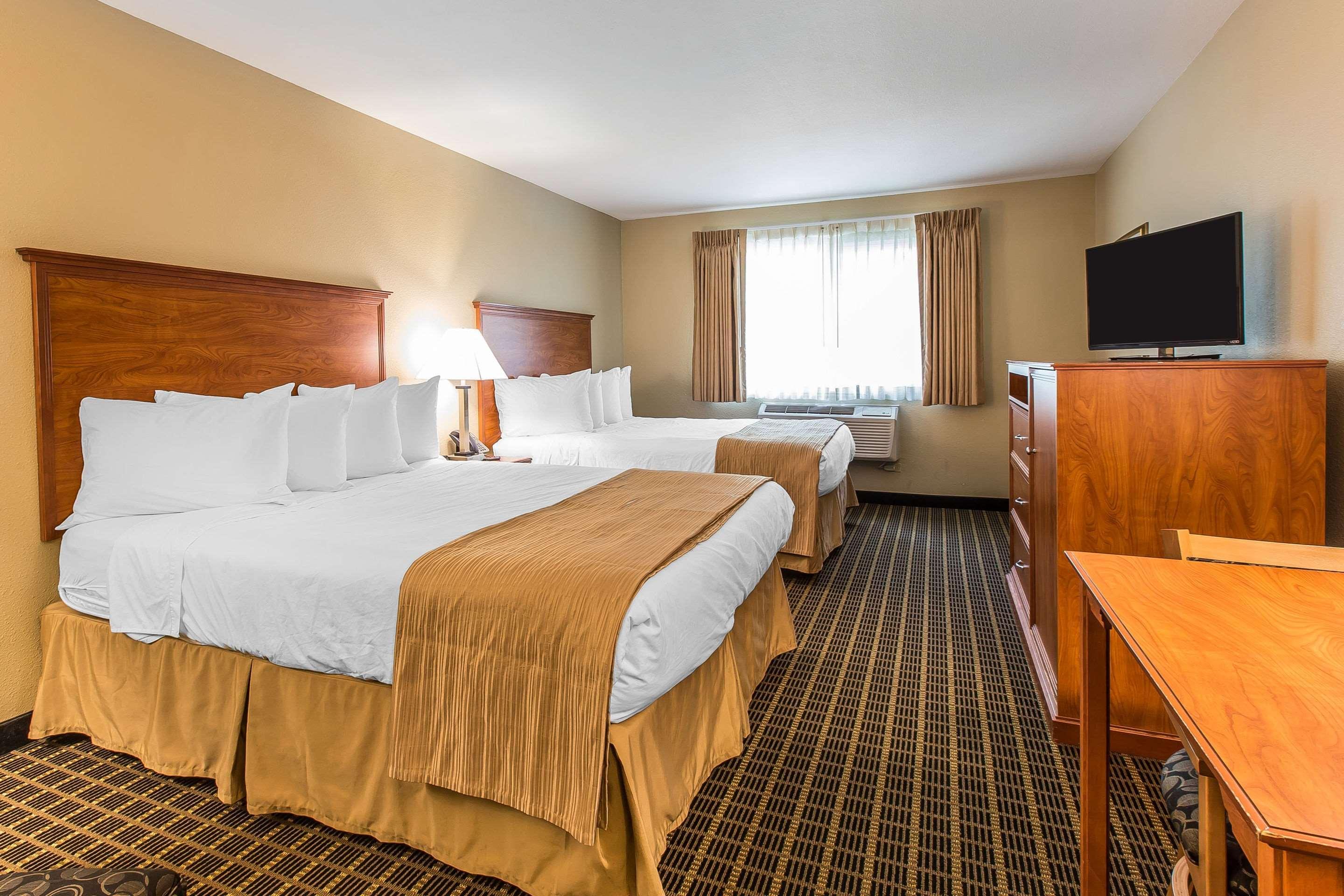 Quality Inn & Suites On The River Glenwood Springs Exterior photo