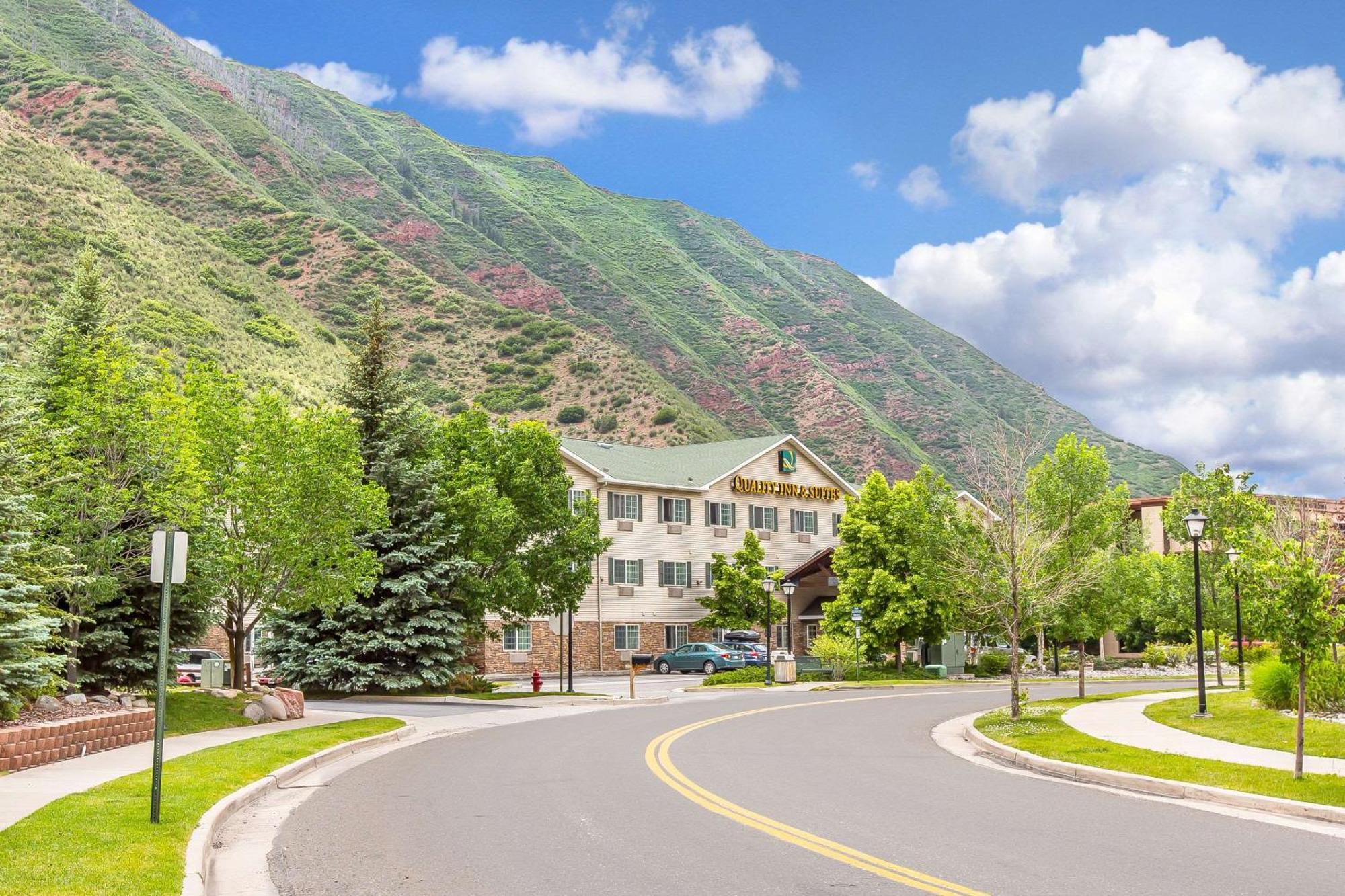 Quality Inn & Suites On The River Glenwood Springs Exterior photo