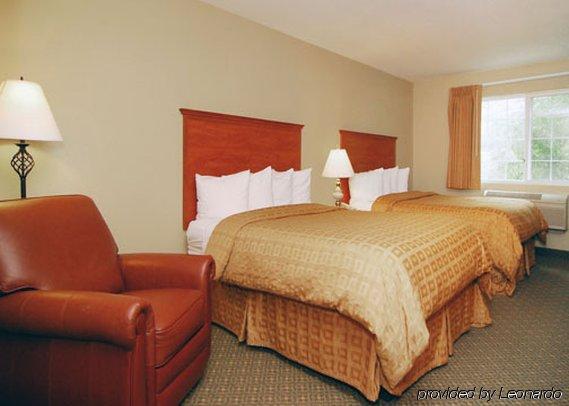 Quality Inn & Suites On The River Glenwood Springs Room photo