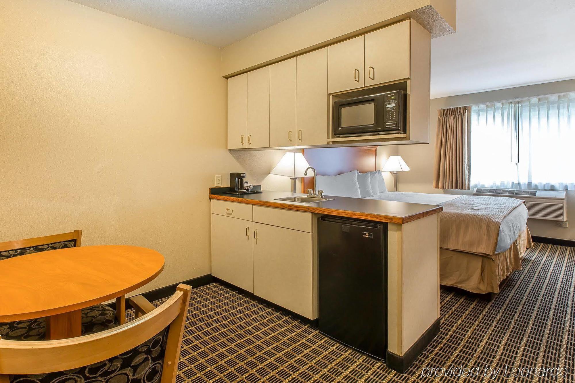 Quality Inn & Suites On The River Glenwood Springs Exterior photo